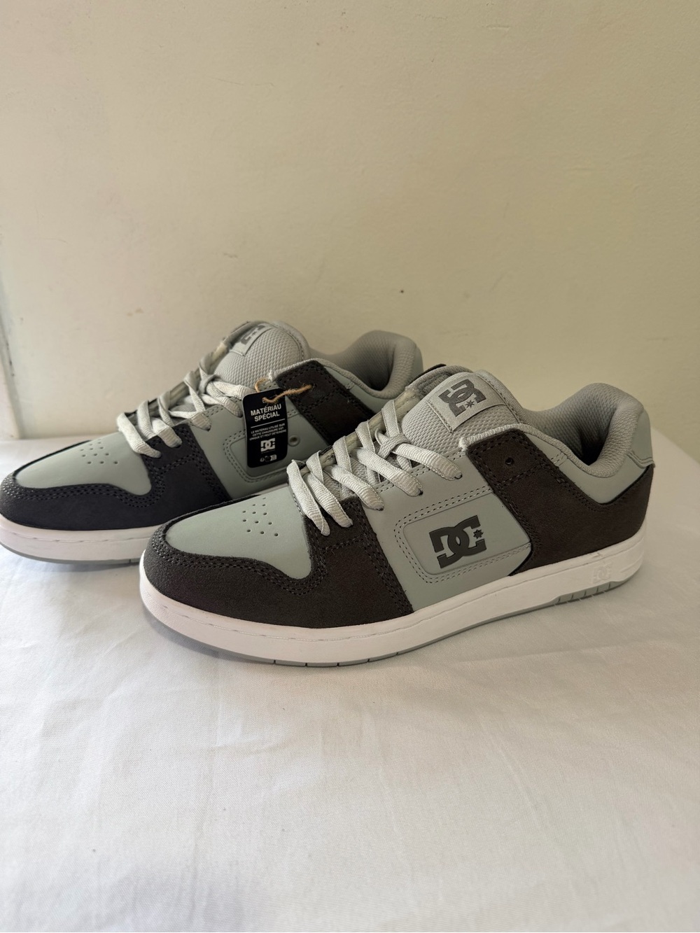 DC Low-Top Skate Sneakers in Light Gray and Dark Gray size US 8.5 men